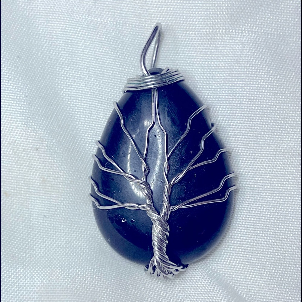 Onyx tree of life pendant